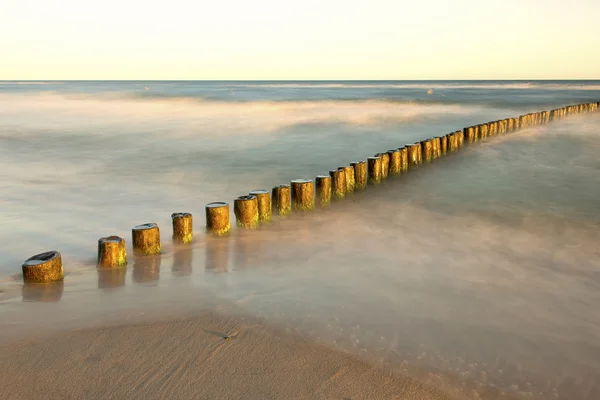 Vagues s'écrasant sur la mer — Photo