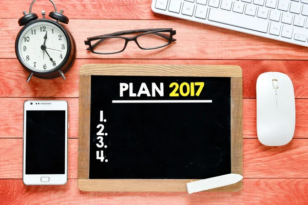 Plan 2017 mit Tastatur auf Tafel — Stockfoto