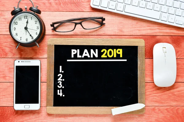 Plan 2019 met toetsenbord op Blackboard — Stockfoto