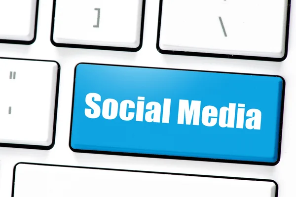 Vit tangentbord med sociala medier — Stockfoto