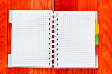 Açık boş sayfaları defter