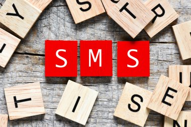 Ahşap harfler SMS yazım