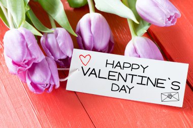 Mutlu Sevgililer günü kartı ile Lale