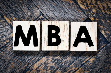 Ahşap harfler MBA yazım