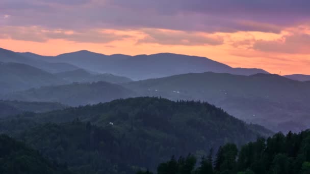 山の谷での日の出の時間経過 — ストック動画