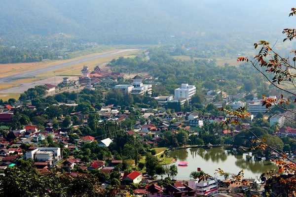 Vista de alto ângulo de Mae Hong Son City, Tailândia — Fotografia de Stock