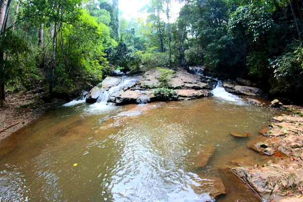 Cascata Mae Sa nel Parco Nazionale Doi Suthep-Pui, Chiang Mai, Th — Foto Stock