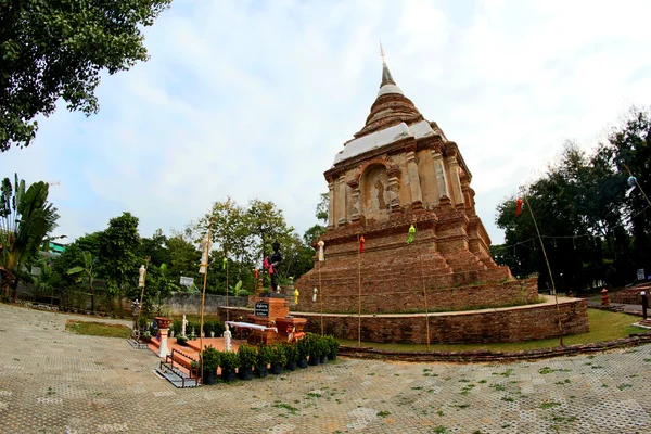 Wat Jet Yod eller sju Chedis, Chiangmai, Thailand — Stockfoto