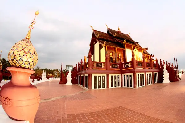 Royal Flora tempel, Ho Kham Lhuang, Ratchaphruek, chiangmai, t — Stockfoto