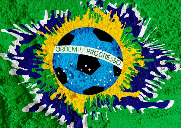 Abstraktní brazilská vlajka s fotbalovým míčem na zdi textury backgro — Stock fotografie