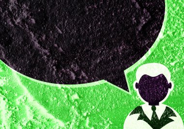 İnsanların düşünme insanlar konuşmak ve konuşma balonu çimento duvar 