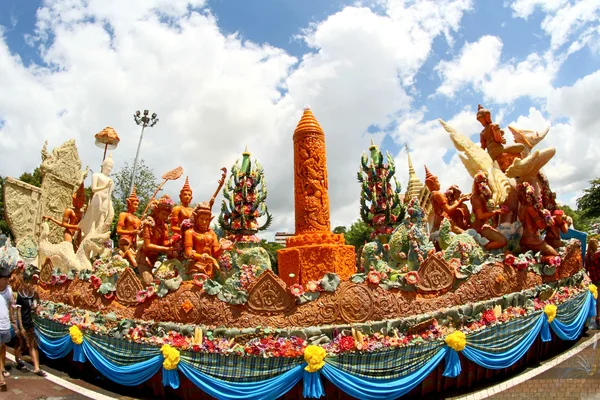 Kerzenfest thailändische Kunst Kerzenwachs in ubonratchathani, thailändisch — Stockfoto