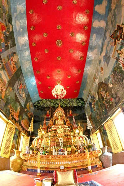 Tempio di Wat Tai e scultura buddista — Foto Stock