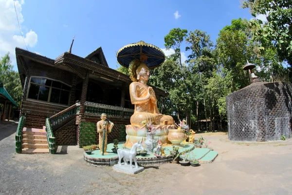 Wat lan kuad, Srisaket, Таїланд — стокове фото