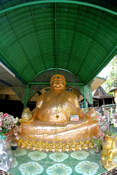 Wat lan kuad, Srisaket, Thajsko — Stock fotografie