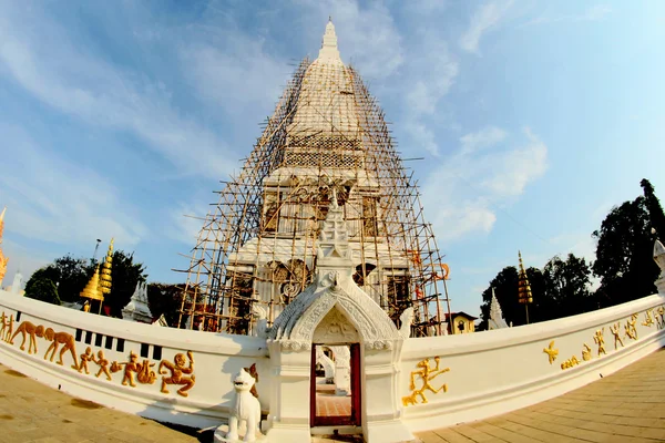 Phra That Tha Uthen  chedi , Wat Phra Tha Uthen  , Tha Uthen Dis — Stock Photo, Image