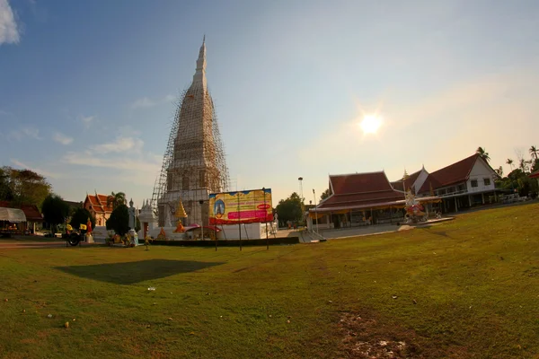 Phra That Tha Uthen chedi, Wat Phra Tha Uthen, Tha Uthen Dis — Foto de Stock
