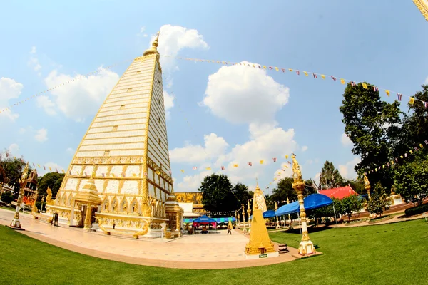 Temple Wat Phrathat Nong Bua à Ubon Ratchathani, Thaïlande — Photo