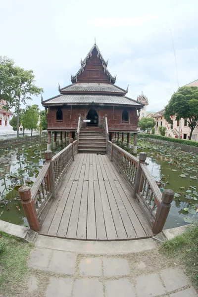 Wat thung si muang in ubon ratchathani, Thailand — Stockfoto