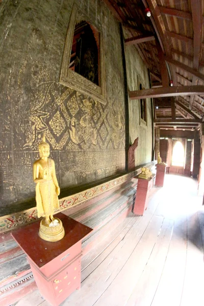 Wat Thung Si Muang en Ubon Ratchathani, Tailandia — Foto de Stock