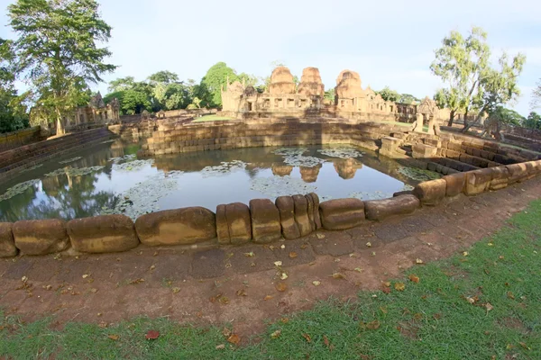 在武里 Ram，泰国座孟谭高棉寺庙 — 图库照片