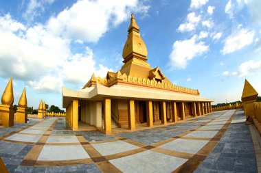 Golden pagoda mahamongkol bua roiet Tayland içinde