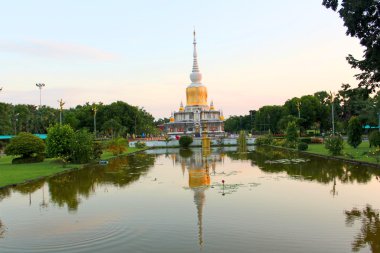 Phra o Nadoon Stupa Mahasarakham Tayland at