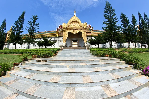 Wat Pha Namthip Thep Prasit Wanaram 또는 Pha 남 요이, 갈비, Thail — 스톡 사진