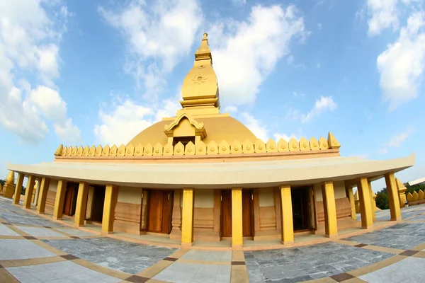 Χρυσή παγόδα bua mahamongkol στο roiet Ταϊλάνδη — Φωτογραφία Αρχείου