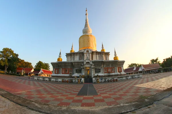 Phra dat Nadoon Stupa in gebied Thailand — Stockfoto