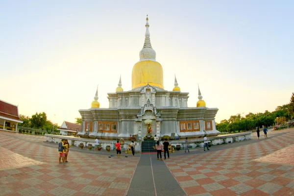Phra que Nadoon Stupa à Mahasarakham Thaïlande — Photo