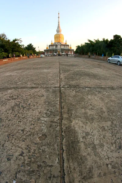 Phra que Nadoon Stupa en Mahasarakham Tailandia — Foto de Stock