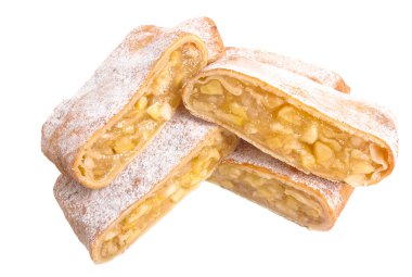 Elma strudel bir parça ile pudra şekeri serpilir. İzole