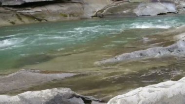 dağ nehir manzarası 