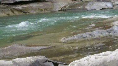 dağ nehir manzarası 