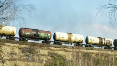 Demiryolu tren kapısı ile