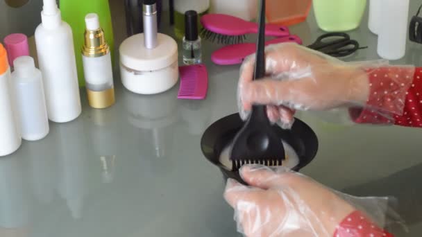 美容師のカラー ミックスを作る — ストック動画