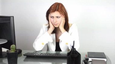 Office yorgun iş kadını