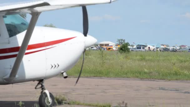 Biplane  ready to take off — Stock Video
