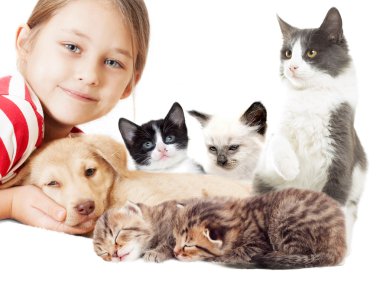 çocuk ve bir yavru kedi