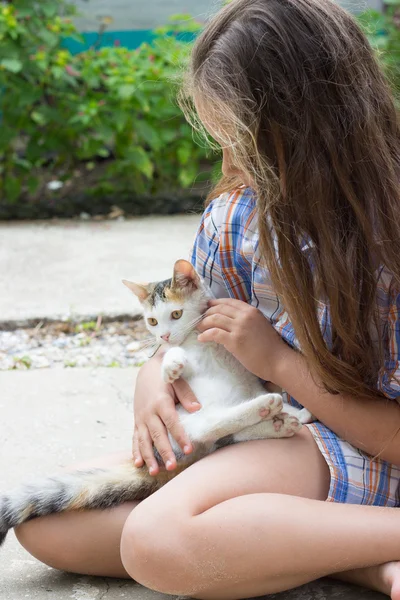 Girl and cat — Stock Photo, Image