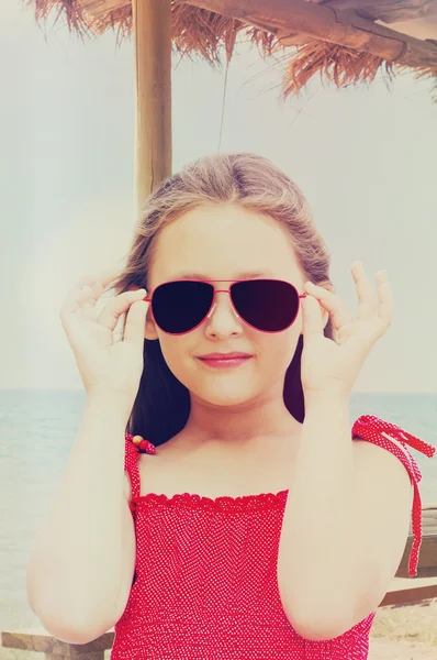 Little girl in sunglasses — Stock Photo, Image