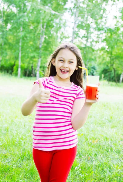 Niño con jugo — Foto de Stock