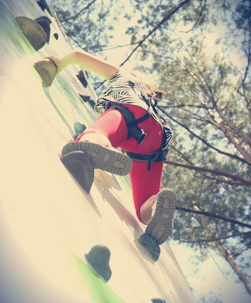 Kid rock climber — Stock fotografie
