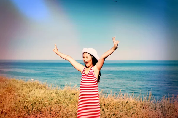 Bambino godendo il mare — Foto Stock