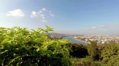 Budapeşte. Üst Manzara. Mimarlık, eski evler, sokaklar ve mahalleler. Macaristan. 4K, UHD 'de çekilmiş.