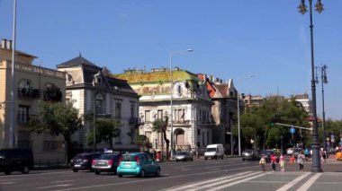 Budapeşte. Mimarlık, eski evler, sokaklar ve mahalleler. Macaristan. 4K, UHD 'de çekilmiş.