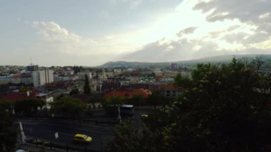 Budapeşte. Üst Manzara. Mimarlık, eski evler, sokaklar ve mahalleler. Macaristan. 4K, UHD 'de çekilmiş.