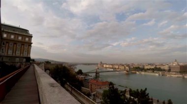 Budapeşte. Üst Manzara. Mimarlık, eski evler, sokaklar ve mahalleler. Macaristan. 4K, UHD 'de çekilmiş.