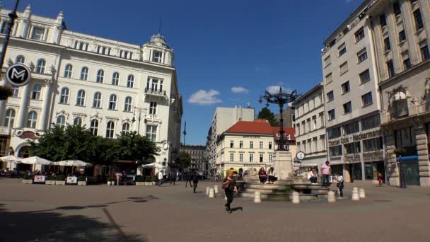 Budapest Arquitectura Casas Antiguas Calles Barrios Hungría Disparo Uhd — Vídeos de Stock